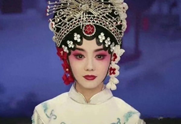 世界杯全球运动用品供应平台 《主角》灵验播放破十亿, 陈正谈说的那句话, 评释了这部剧的实力